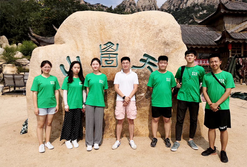 0-3图为封火轮实践队合影留念.jpg 0-3图为封火轮实践队合影留念.jpg