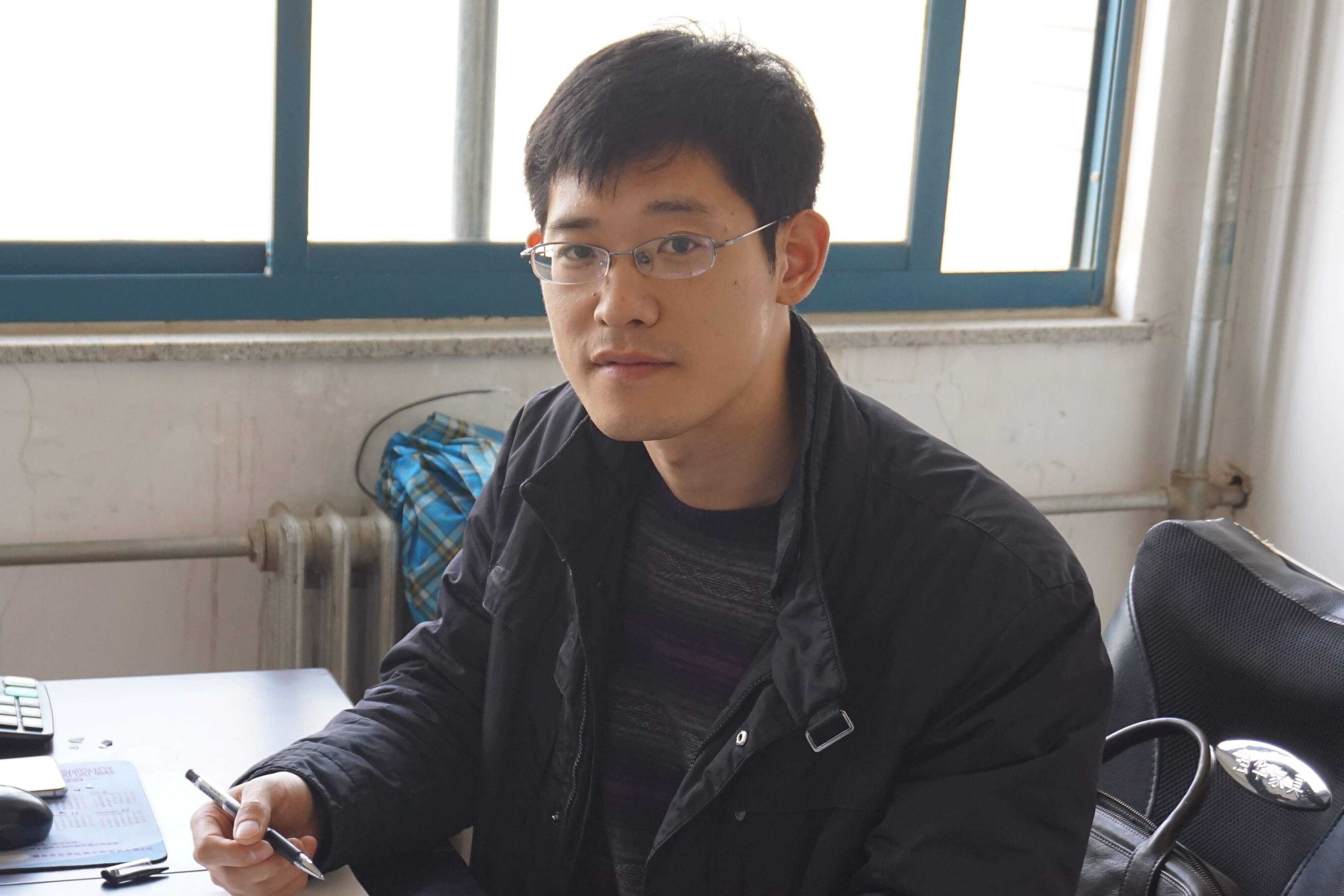 孔令一:平凡为师者 不庸教书人-烟台理工学院(原烟台大学文经学院)